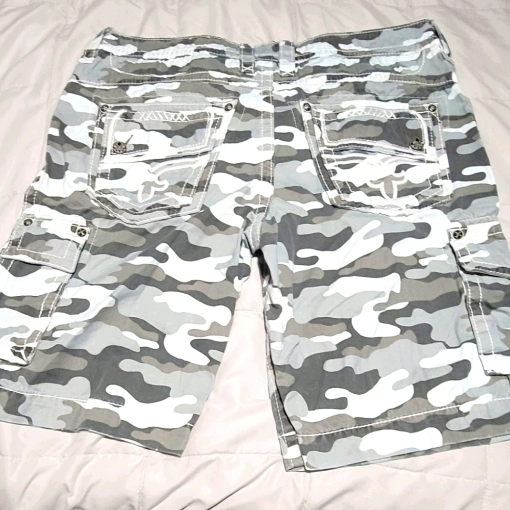 Men's Classic Cargo Camo Shorts